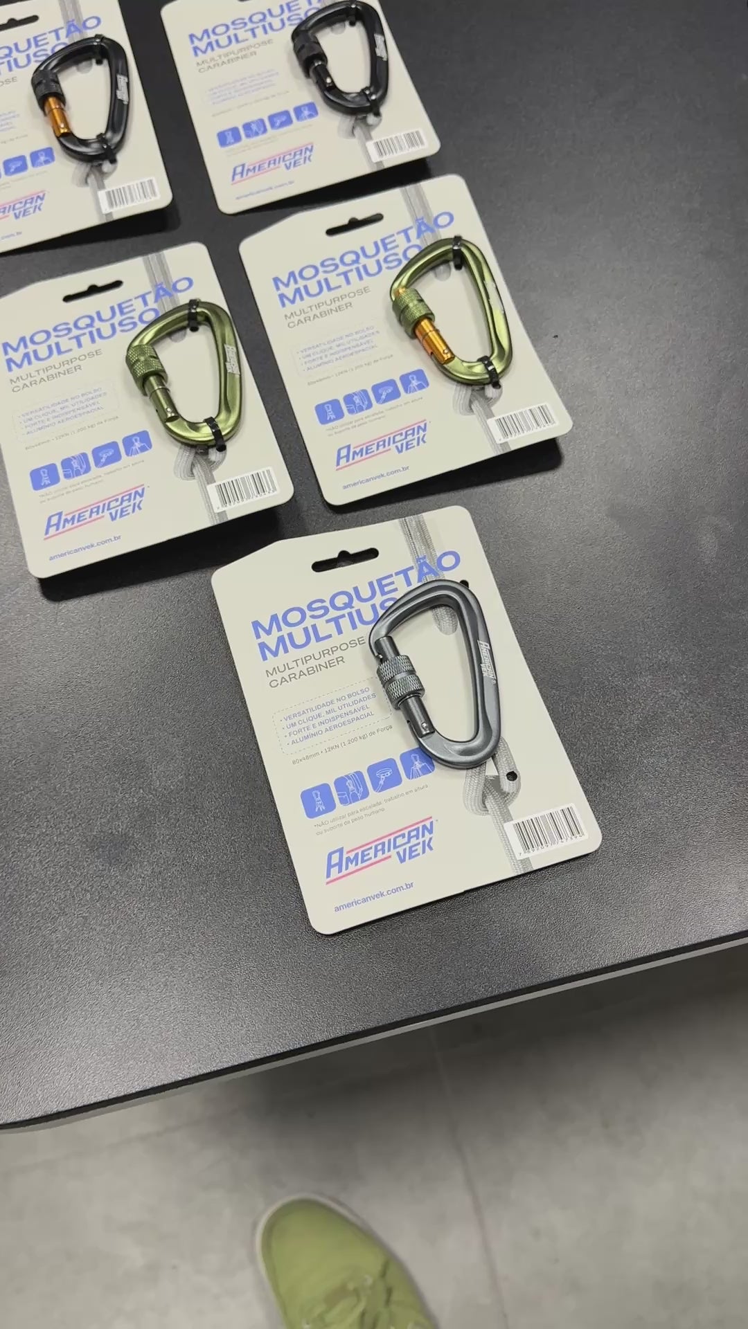 Mosquetão Alumínio Fosco com Trava Rosqueável Screw Lock 12kN – Chaves, Mochila e Organização | Americanvek